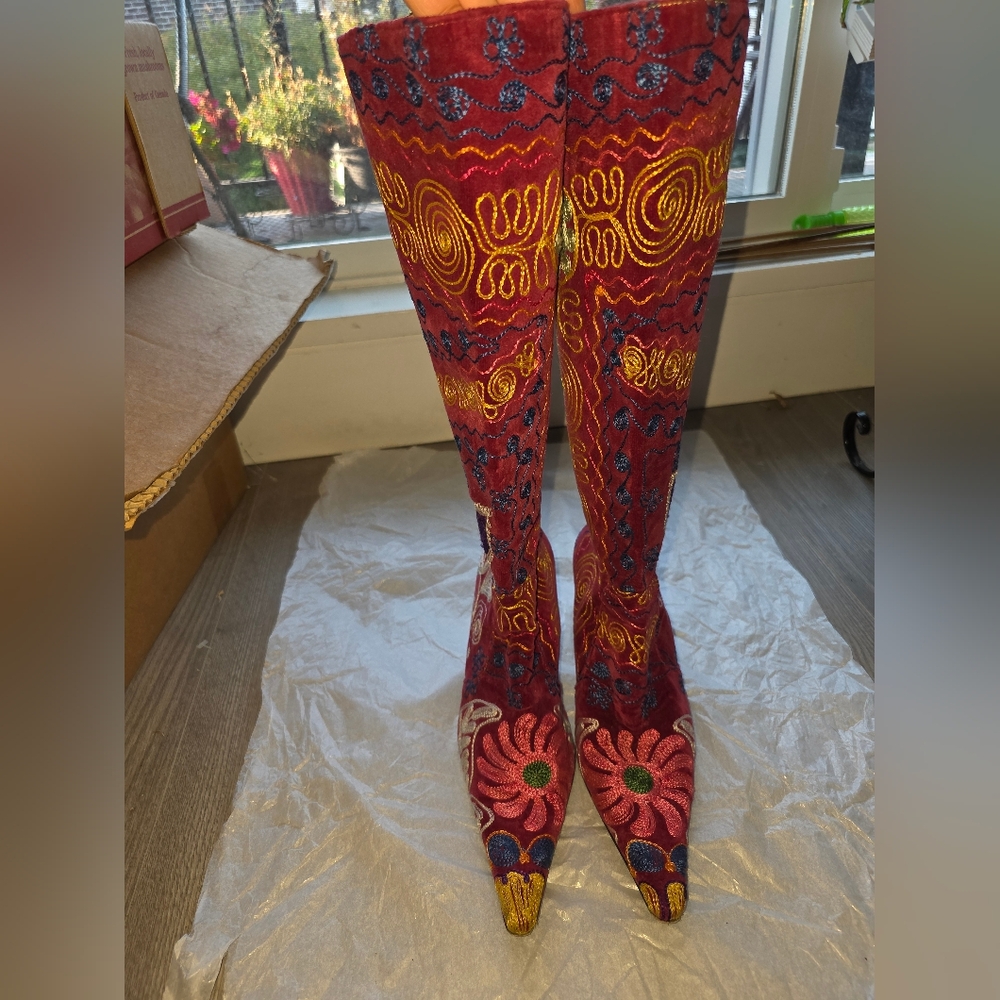 Edoche Hand Embroidered Boots - Size 38 - Picture 5 of 11